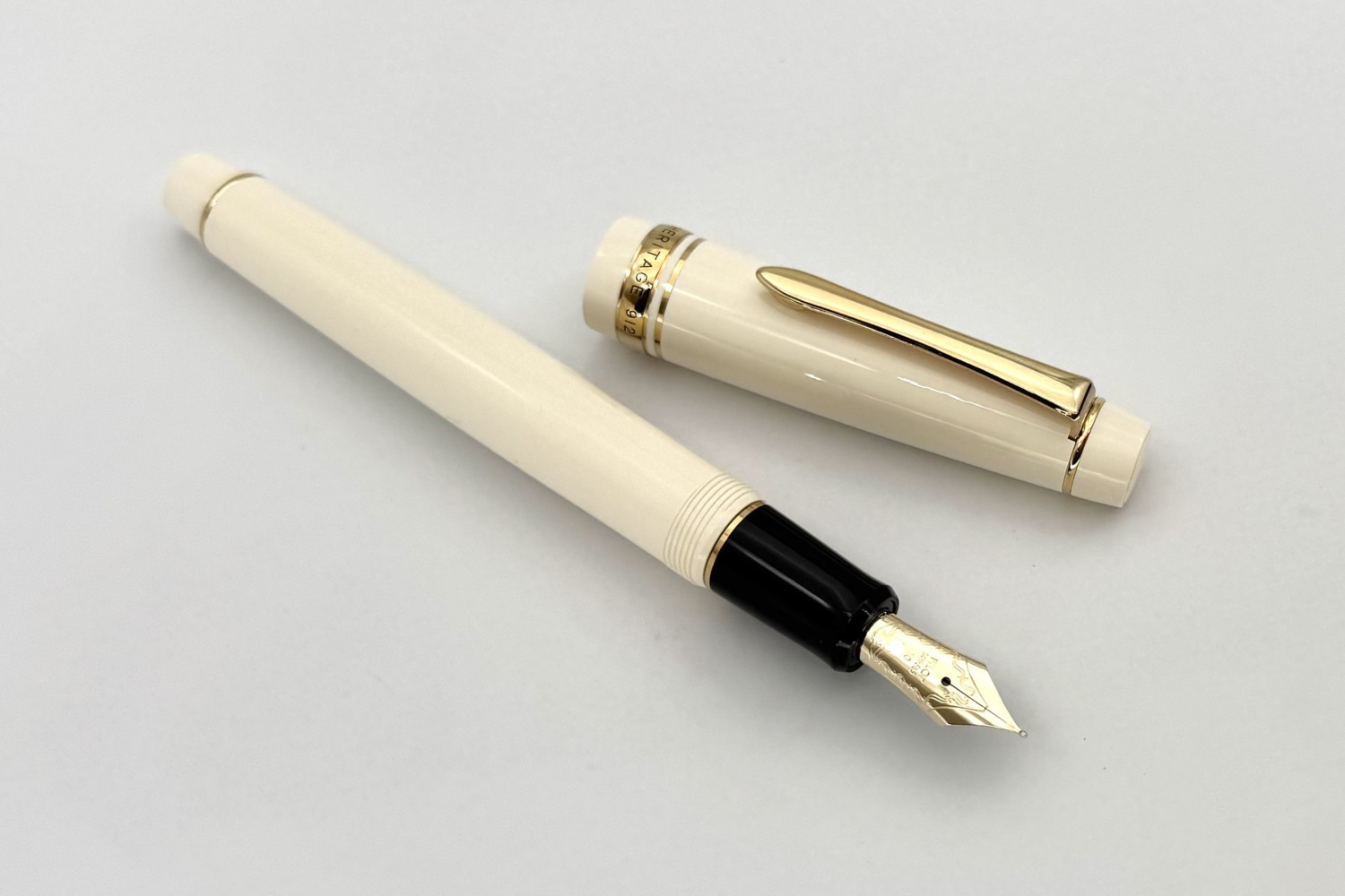 PilotLECustomHeritage912BonVoyageFP_B